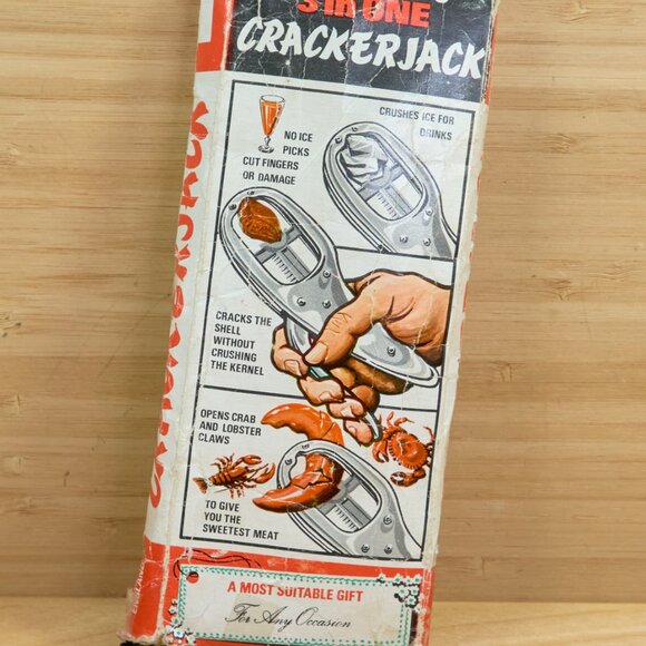 Vintage 80s Crackerjack Nutcracker, Ice Crusher, Crab and Lobster Claw Opener - Picture 3 of 7